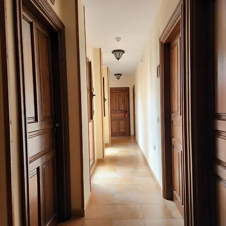 Jayca Hotell *